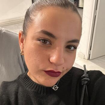 Babysitter in Bourgoin-Jallieu: Erine