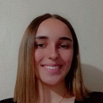 Babysitter in Pessac: Lola