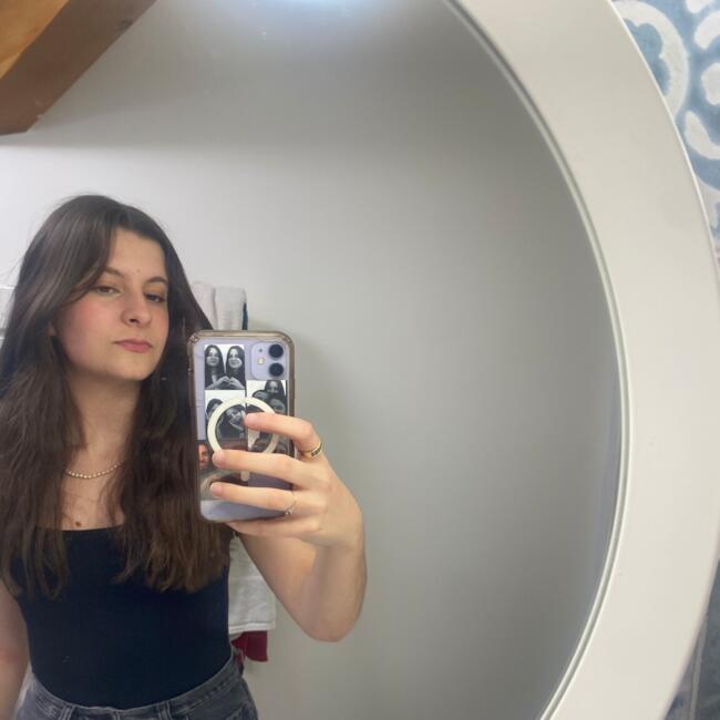 Babysitter in Toulouse: Charlotte