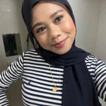 Babysitter Singapore: Naima