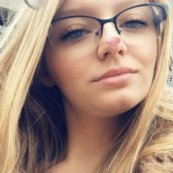 Baby-sitter Neuville-en-Ferrain: Camille