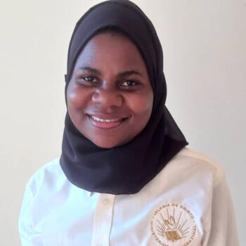 مربية أطفال في أبوظبي: Sharifah