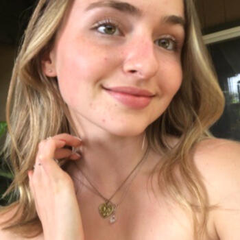 Babysitter in Tauranga: Iris