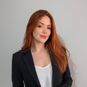 Babysitter Valparaíso de Goiás: Clara