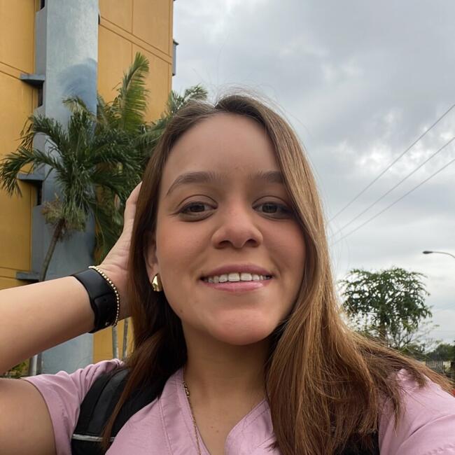 Babysitter in Medellín: Camila