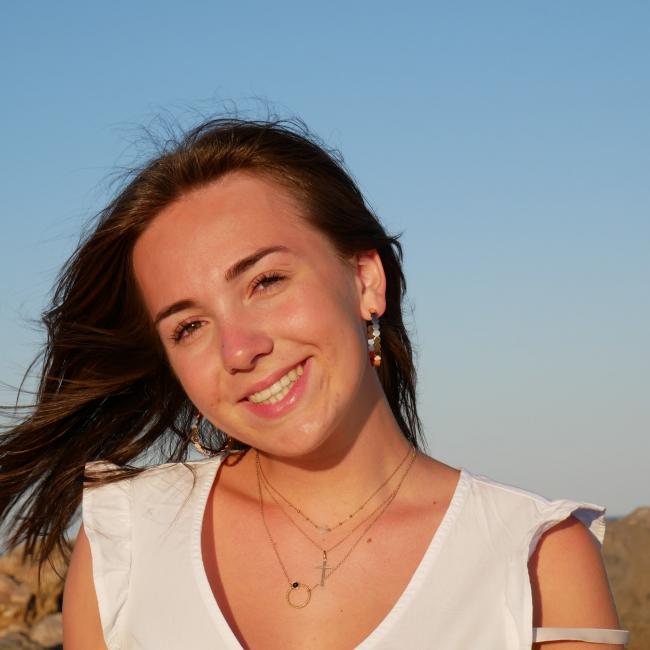 Barnevakt i Bréviandes: Lalie