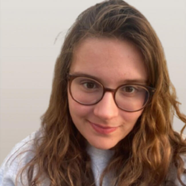 Baby-sitter in Villeneuve-d'Ascq: Julia