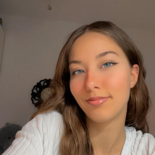 Babysitter in Alicante: Zoe alexandra