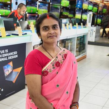 बंगलौर में आया: Neetu