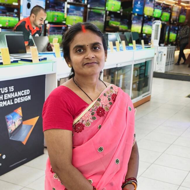 बंगलौर में आया: Neetu