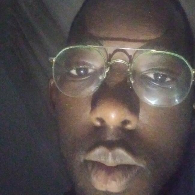 Babysitter in Courtenay: Lhyndan