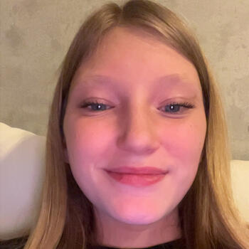 Babysitter in Koekelare: Amy