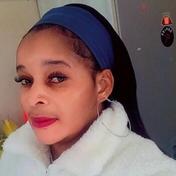Babysitter Roodepoort: Matshidiso