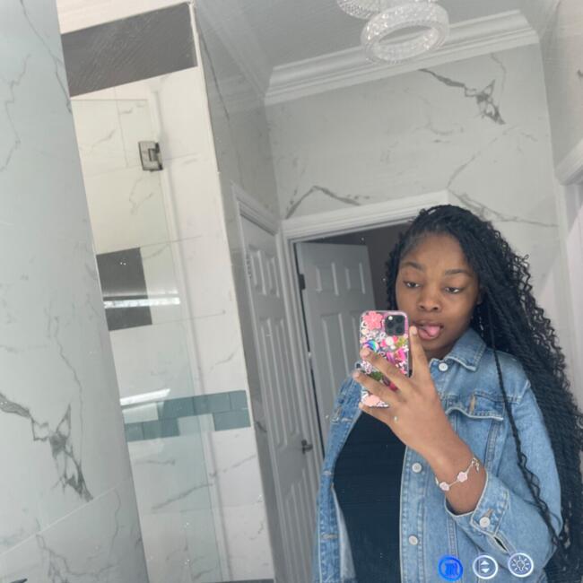 Baby-sitter in Hamilton: Victoria