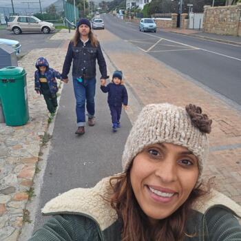 Babysitting job in Fish Hoek: babysitting job Khloud