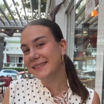 Babysitter in Saint-Didier-sous-Aubenas: Sarah