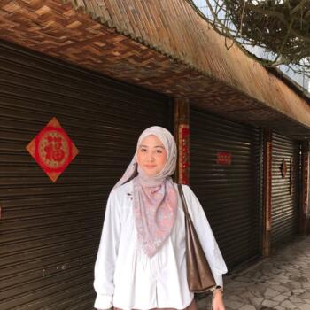 Babysitter in Kuala Lumpur: Putri