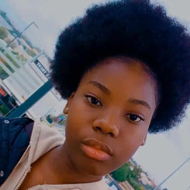 Babysitter in Porto: Lili