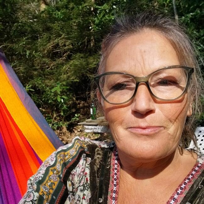 Babysitter in Redhill: Jo