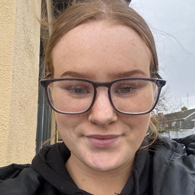 Babysitter in Gorey: Amber