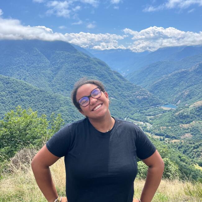 Babysitter in Talence: Annah Victoria