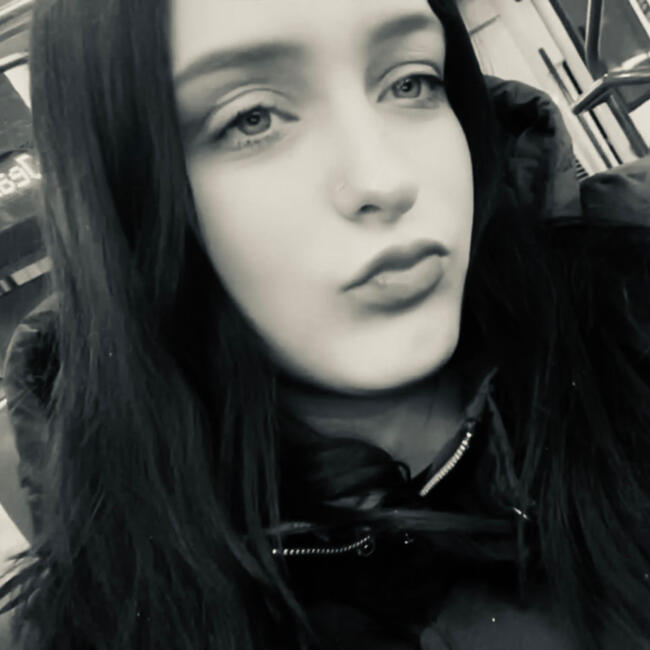 Babysitter in Villefontaine: Estelle