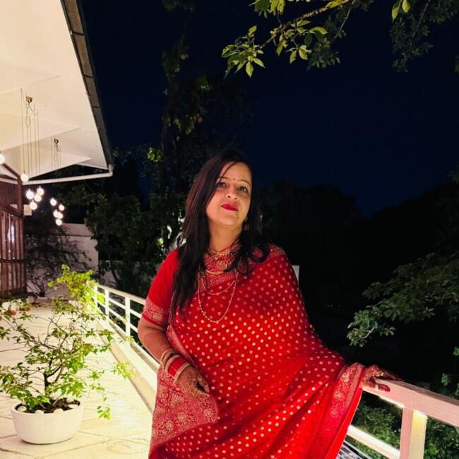 Babysitter in Dehradun: Reshika