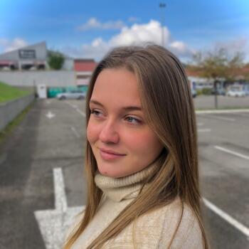 Babysitter Montagny-près-Louhans: Lea