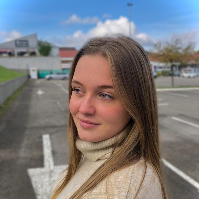 Babysitter in Montagny-près-Louhans: Lea