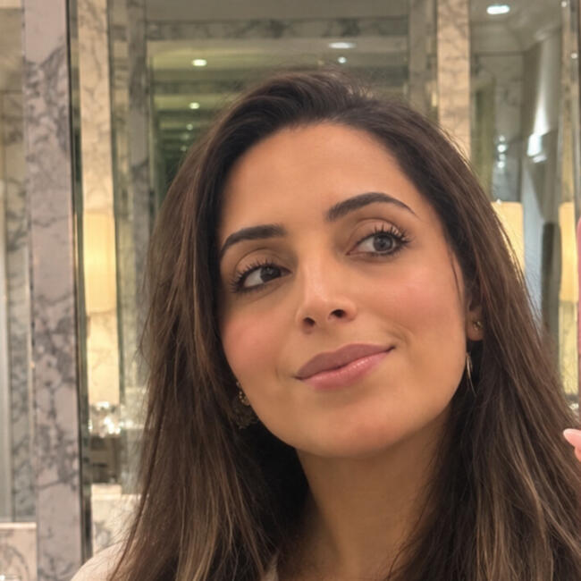 وظيفة جليسة أطفال في الدوحة: Sarra