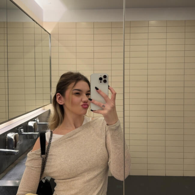 Babysitter in Iași: Bianca