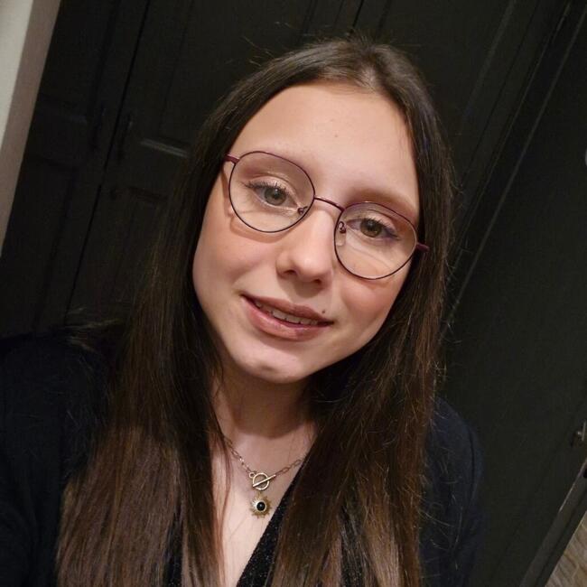 Babysitter in Bellegarde: Aurore