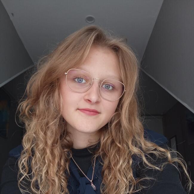 Babysitter in Gravelines: Lola