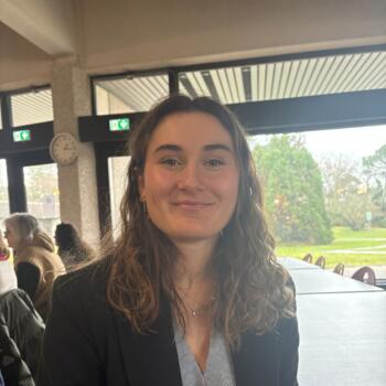 Babysitter in Pessac: Laureline