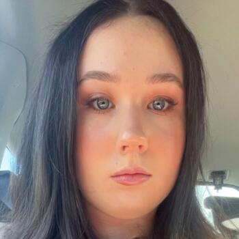 Babysitter in Melbourne: Holly