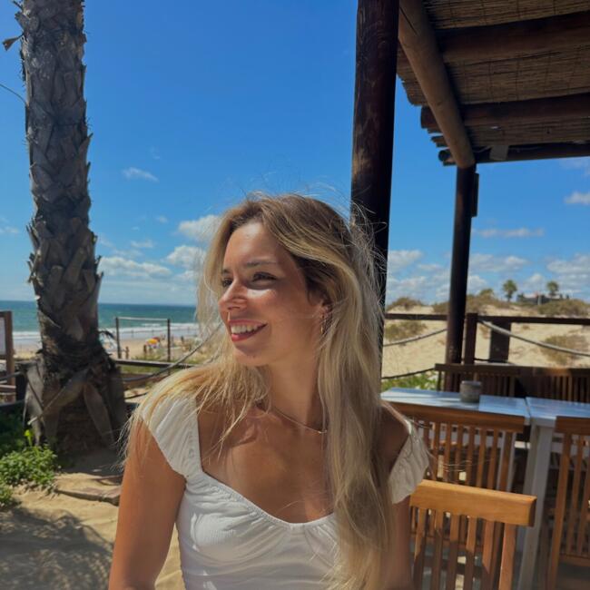 Babysitter in Setúbal: Karla