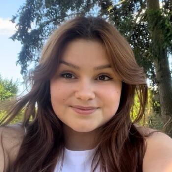 Babysitter Nieuil-l'Espoir: Lilie