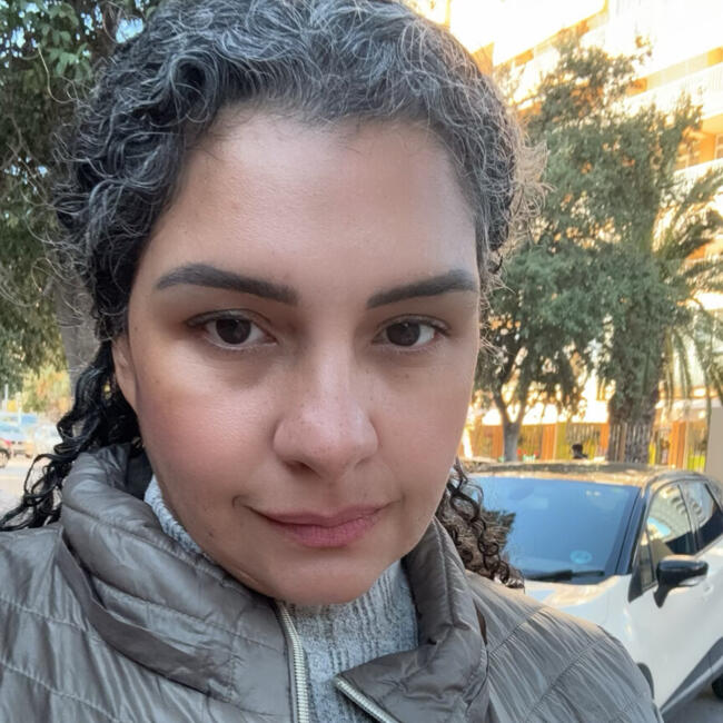 Canguro en Alicante: Júlia