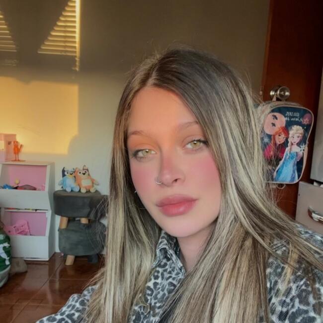 Babysitter in Paysandú: Victoria Bacumov Lima