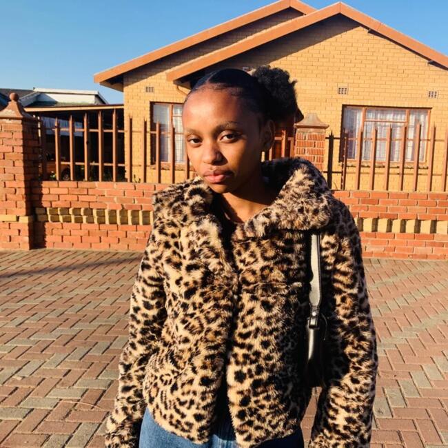 Babysitter in Newcastle: Thandolwenkosi