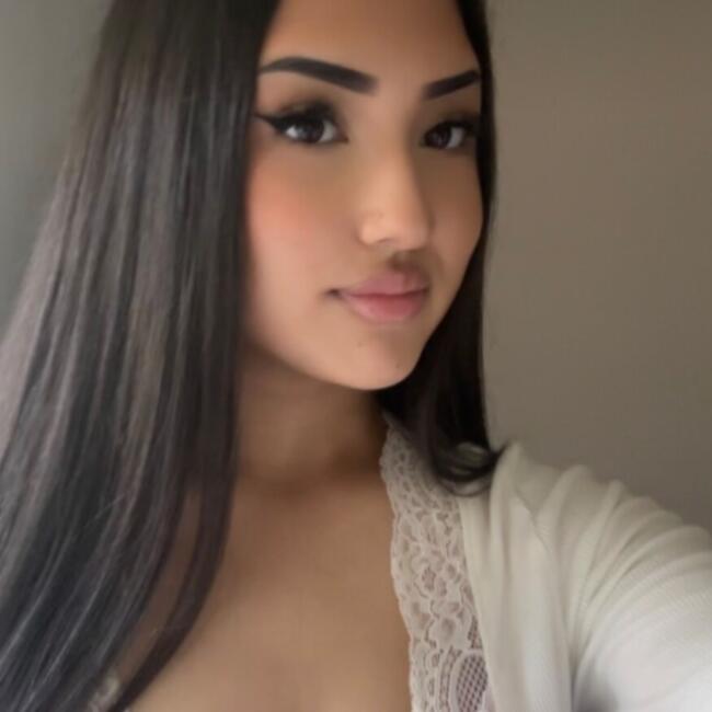 Babysitter in Warrington: Maya