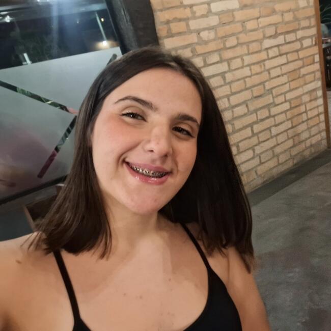 Babysitter in Louveira: Nicolly