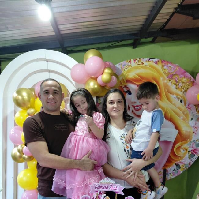 Babysitting job in Capiatá: Mar