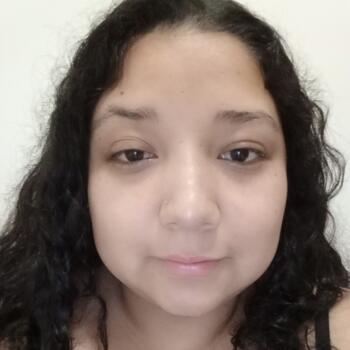 Babysitter in Paris: NASLY CAROLINA