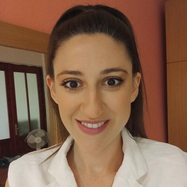 Babysitter στην περιοχή Ερμούπολη: Αποστολία Παπακώστα