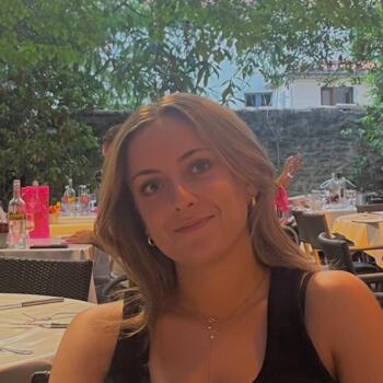 Babysitter in Montreal: Lily