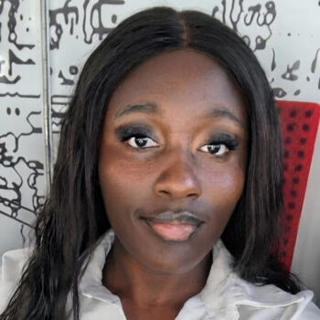 Babysitter Nanterre: Leïla