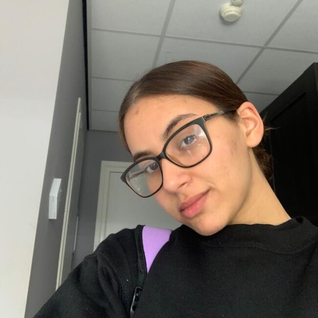 Babysitter in Anadia: Giovana Yeva