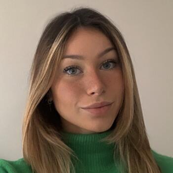Baby-sitter in Saint-Germain-en-Laye: Victoria