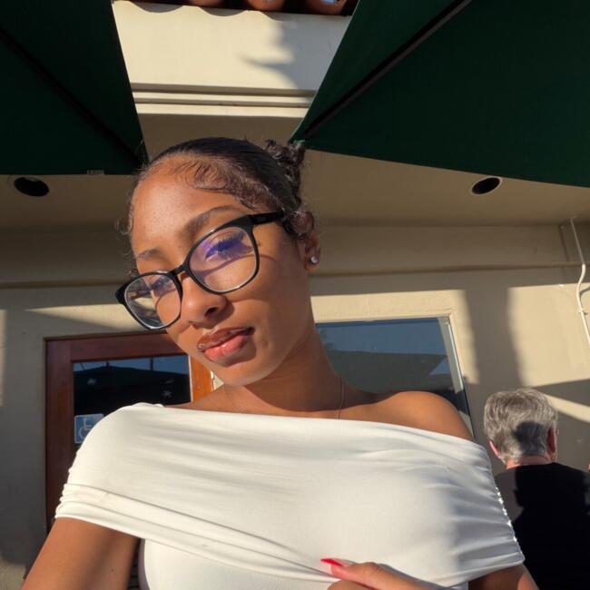 Babysitter in Palm Desert: Shadai